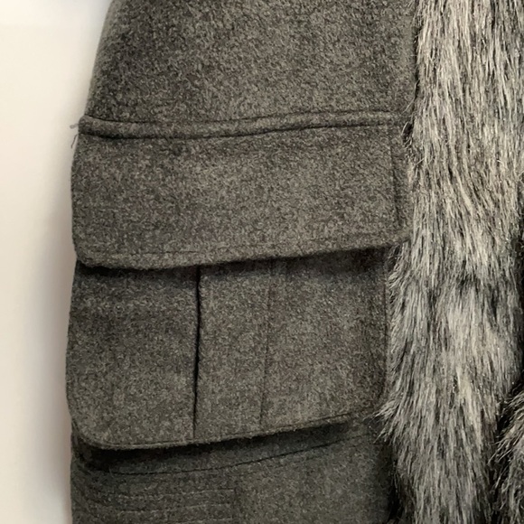 One Teaspoon Gray Vest With Fur Trim beautiful - Picture 3 of 8